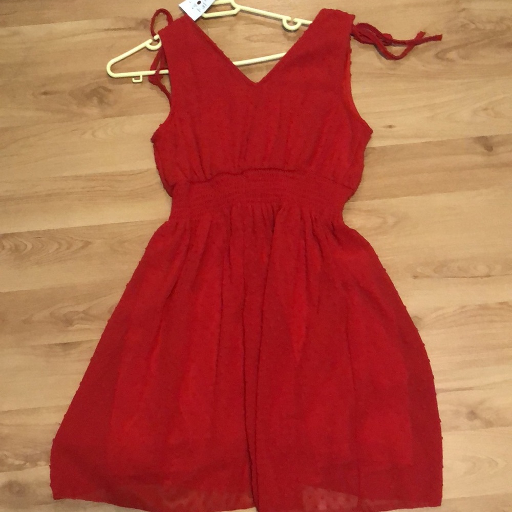 Red Dress - Picture 2 of 2